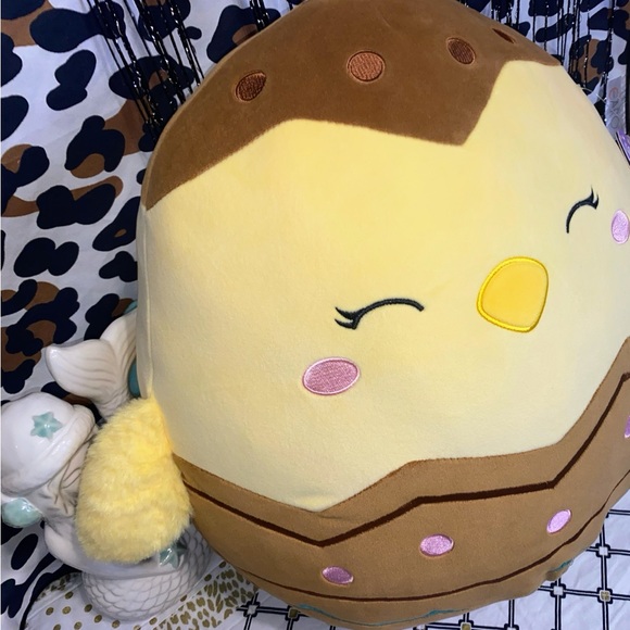 SQUISHMALLOWS JAZWARES AIMEE THE CHICK N A CHOCOLATE EGG PLUSH PILLOW - Picture 4 of 7